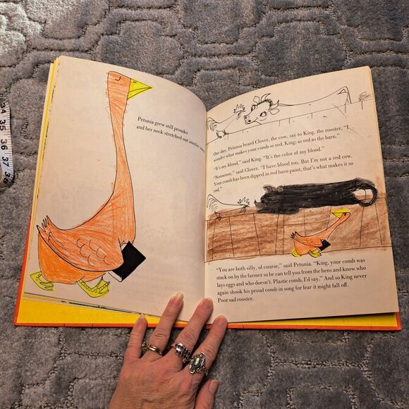 PETUNIA BY ROGER DUVOISIN HARDCOVER CHILDRENS BOOK 1950 VINTAGE CLASSIC ENGLISH - Picture 10 of 10